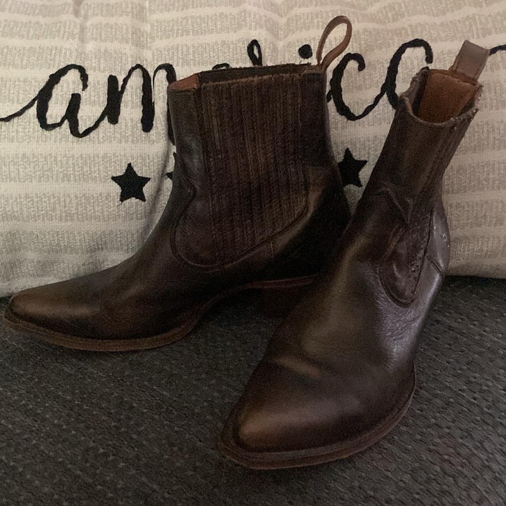 Frye| Sacha Chelsea Bronzed Bootie| Size 7B Pre Owned Condition - Picture 2 of 11